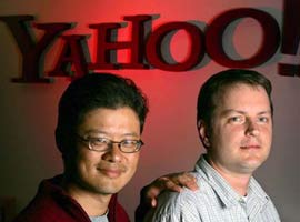 İki dev  Yahoo için birbirine girdi