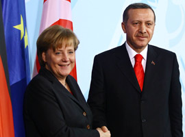  Merkel'den Erdoğan'a sert 'uyum' cevabı 