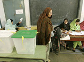 Pakistan'da tarihi seçim