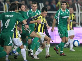 Fenerbahçe yenilmezliği bıraktı