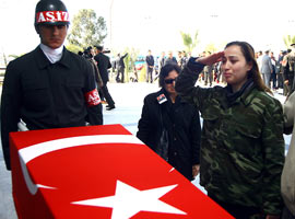 Şehit eşi: Güldürmeyeceğim onları