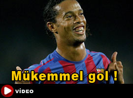 Ronaldinho'dan nefis röveşata - VİDEO