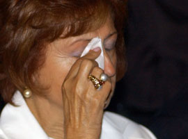 Türkan Sabancı gözyaşlarını tutamadı