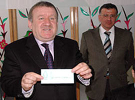 Teziç'ten kazandığı tazminatı hibe etti