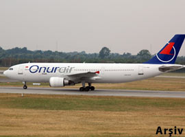 Yolcu uçağı çamura saplandı !