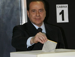 İtalya'da oy sayımı heyecanı