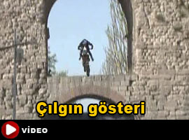 Nefes kesen motosiklet şovu - İZLE