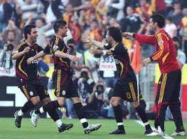 Galatasaray'ın golünü Fenerli attı
