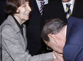 Büyükanıt'tan Rahşan Ecevit'e jest