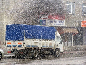 Erzurum ve Sivas'ta kar yağdı