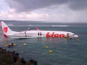 Uçak denize düştü, mucizevi kurtuluş - İLK FOTOĞRAF